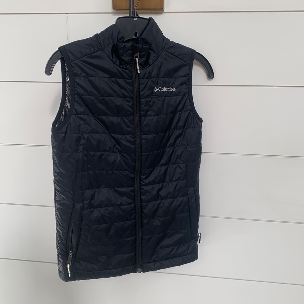 Boys Columbia Omni-Heat lightweight down black vest.